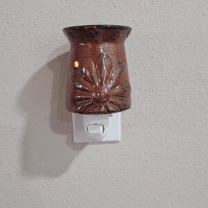 Scentsy Daisy Flower Rust Color Plug In Wax Warmer